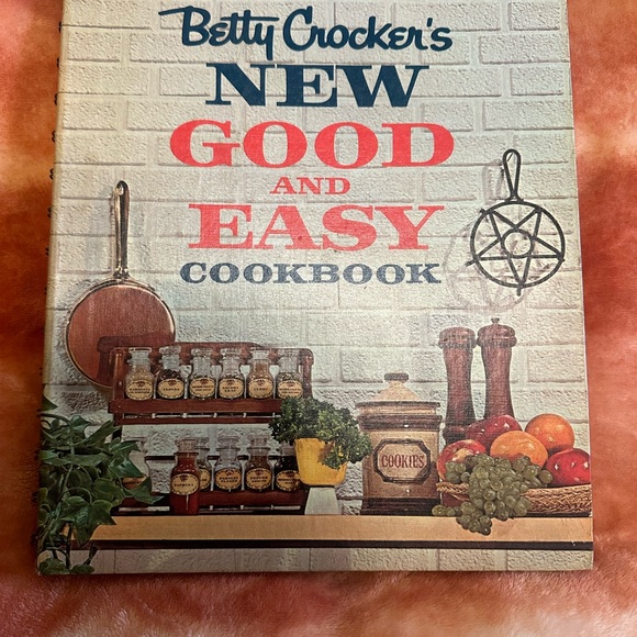 Betty Crocker's New Good and Easy Cookbook Spiral, First Edition - Picture 4 of 10